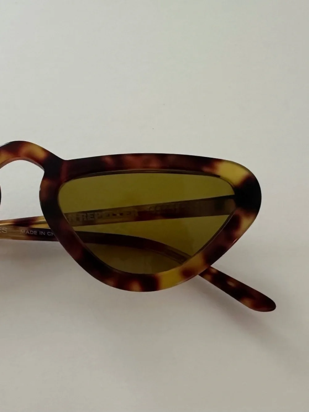 MAN REPELLER Uni-Brow Sunglasses Brown Tortoise Shell - Picture 4 of 6